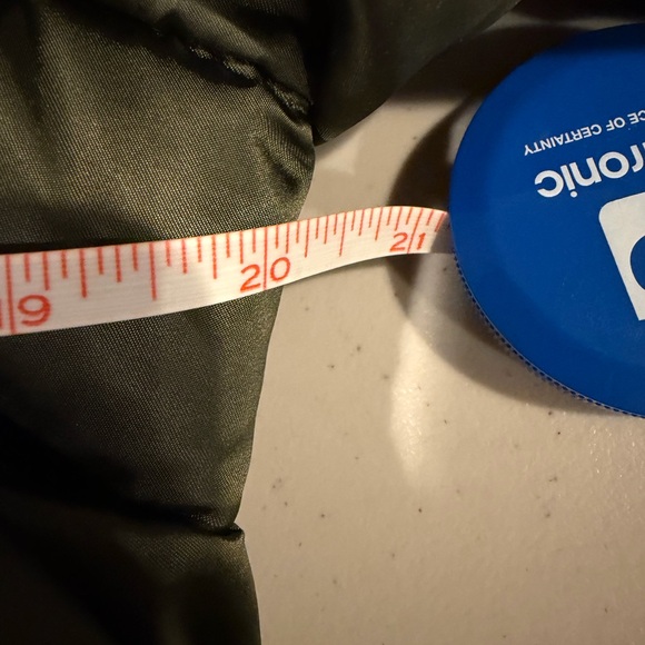 RARE] PRADA POM POM 29X275 DOWN FOX FUR BELTED JACKET  40/6 belt not included - Picture 11 of 11